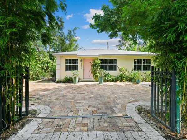 6216 GARDEN Avenue, West Palm Beach, FL 33405