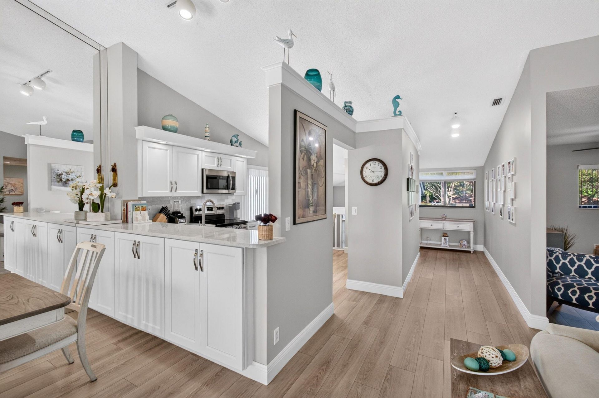 10383 S Circle Lake Drive, Unit 202, Boynton Beach, FL 33437 Photo