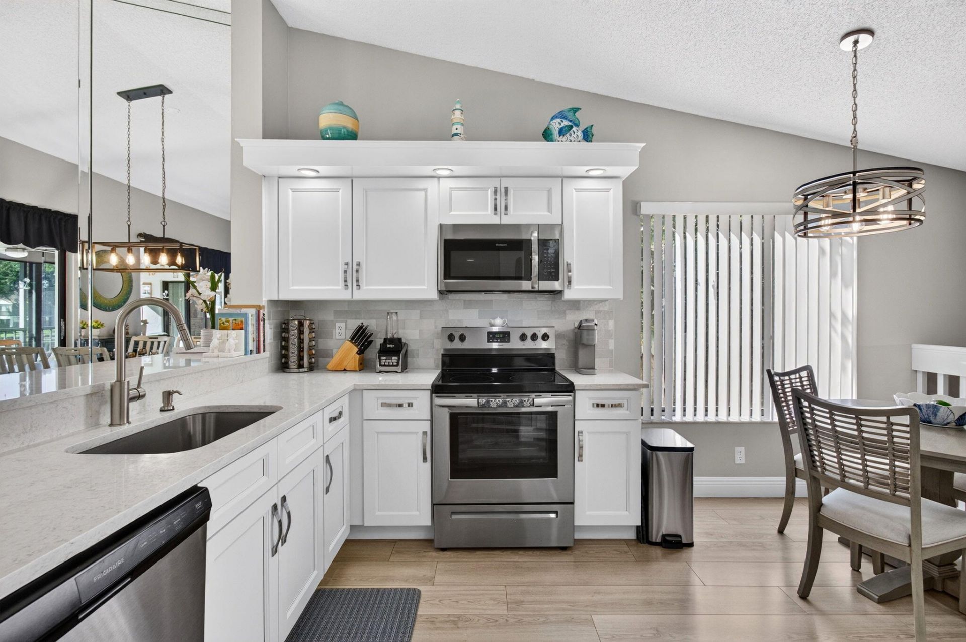 10383 S Circle Lake Drive, Unit 202, Boynton Beach, FL 33437 Photo