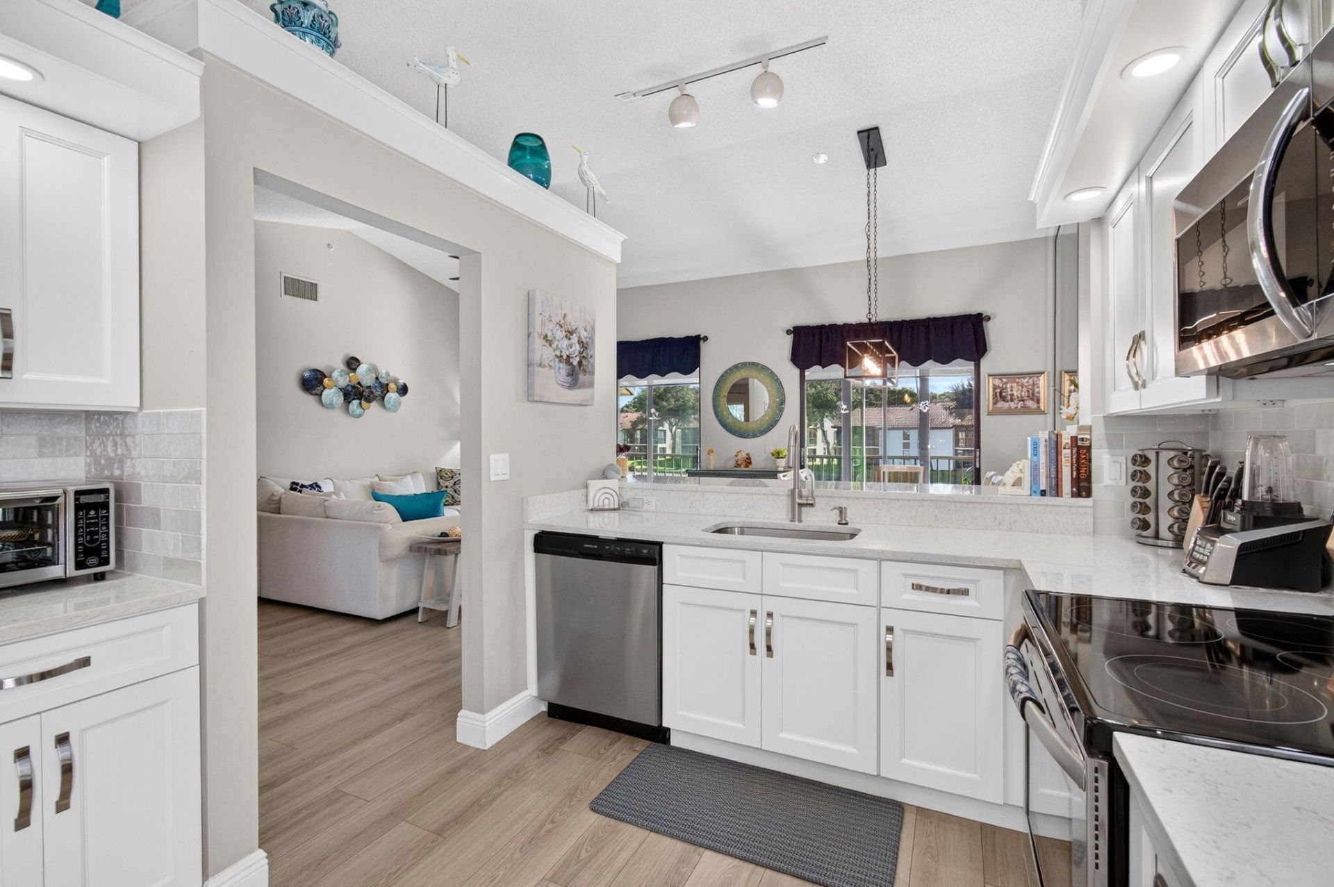 10383 S Circle Lake Drive, Unit 202, Boynton Beach, FL 33437 Photo