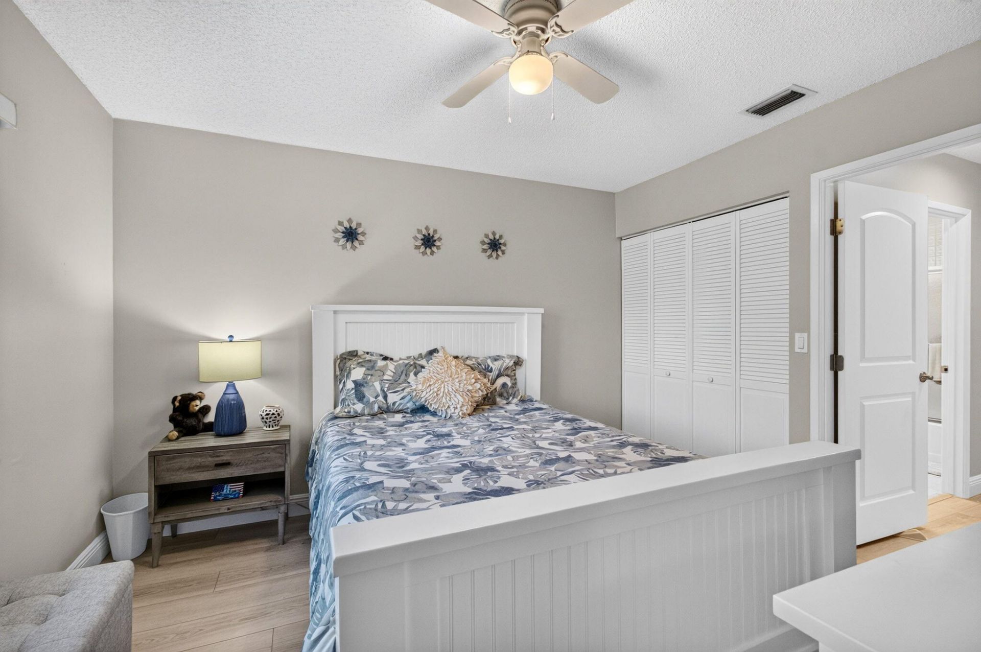 10383 S Circle Lake Drive, Unit 202, Boynton Beach, FL 33437 Photo