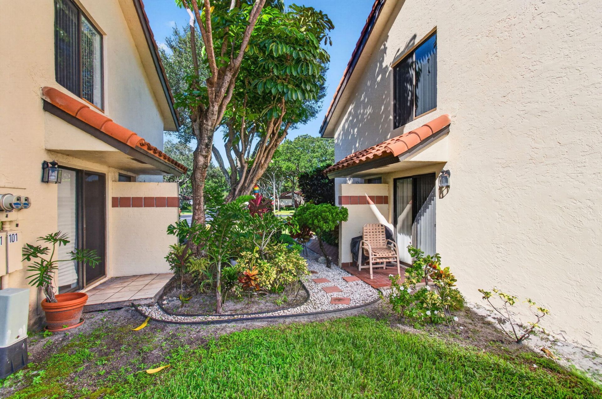 10383 S Circle Lake Drive, Unit 202, Boynton Beach, FL 33437 Photo