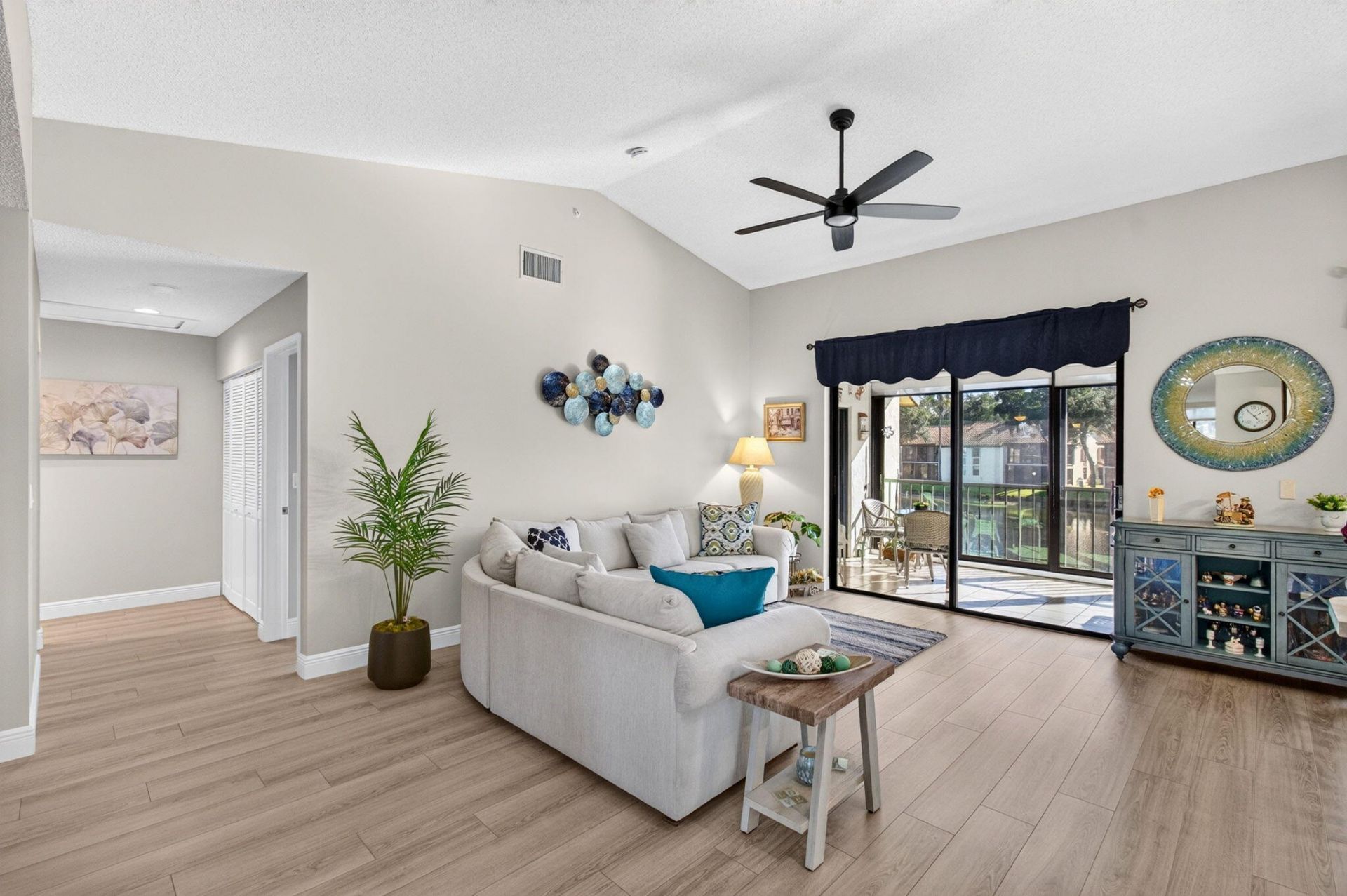 10383 S Circle Lake Drive, Unit 202, Boynton Beach, FL 33437 Photo