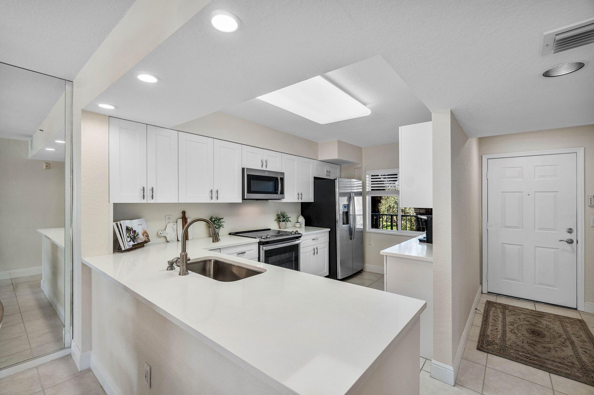 12540 Majesty Circle, Unit 301, Boynton Beach, FL 33437 Photo