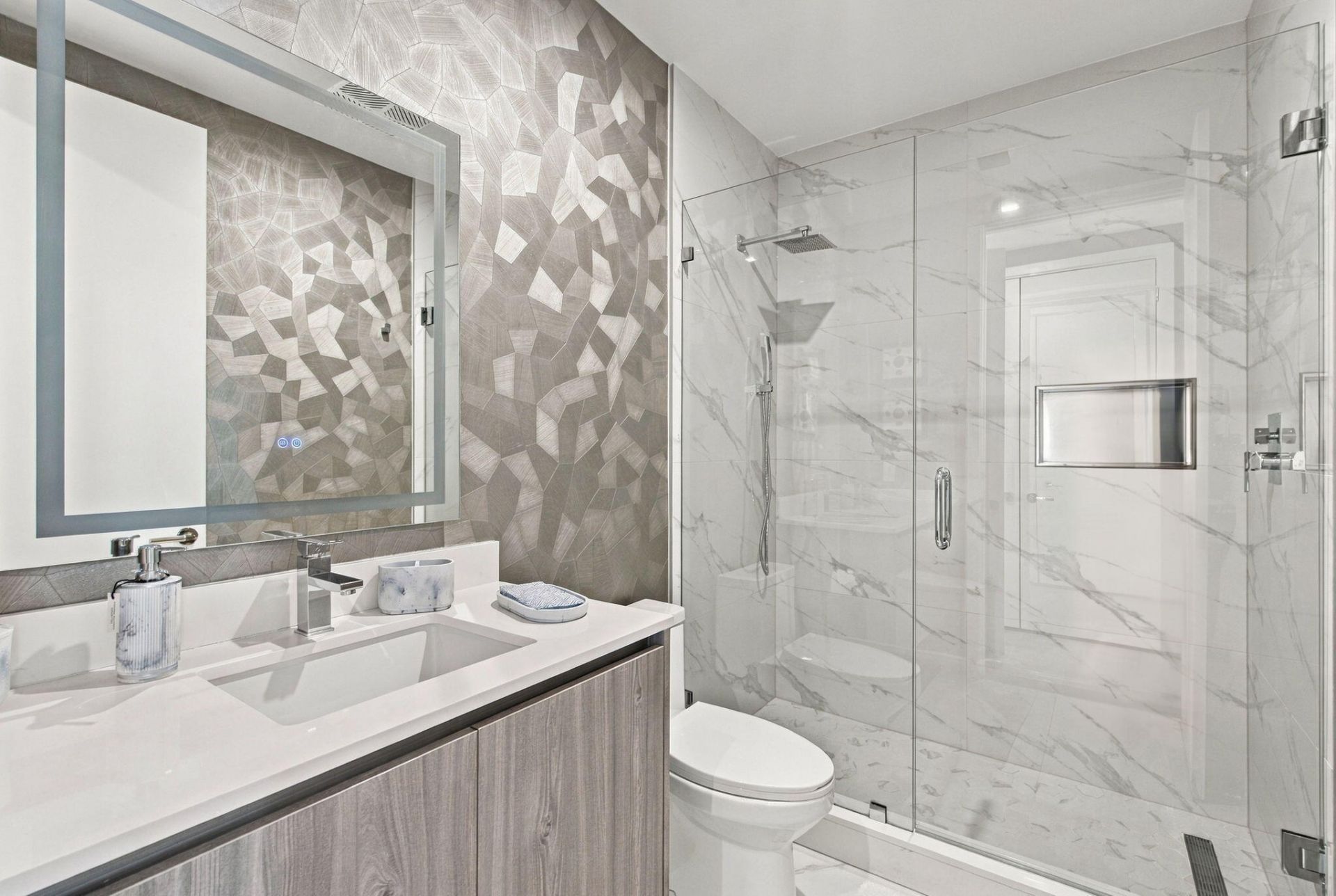 220 Lake Shore Drive, Unit 1423, West Palm Beach, FL 33403 Photo