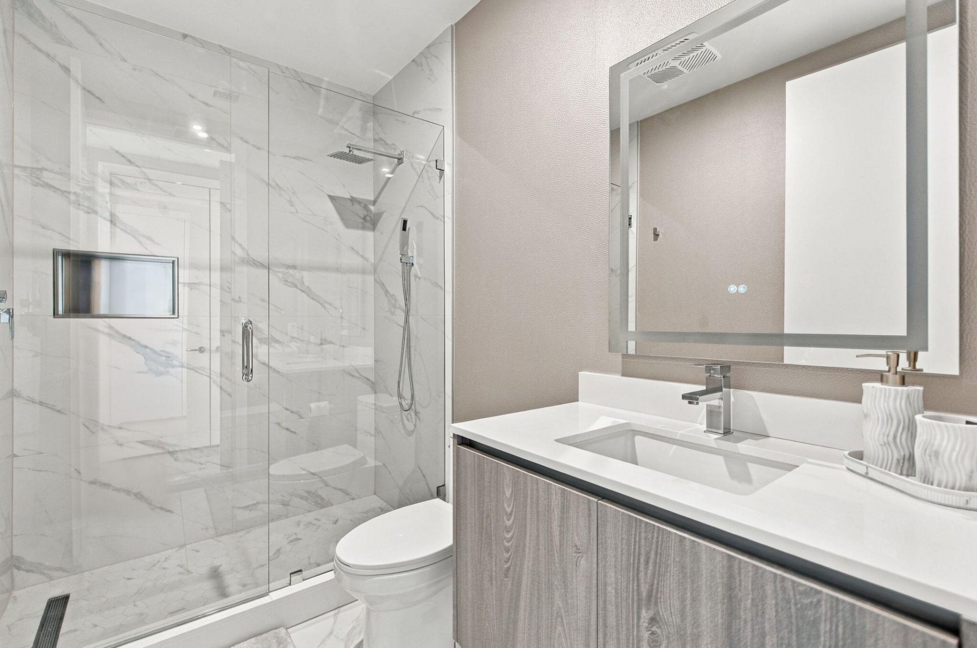 220 Lake Shore Drive, Unit 1423, West Palm Beach, FL 33403 Photo