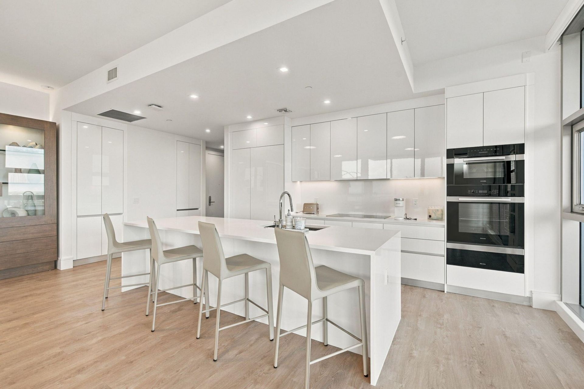 220 Lake Shore Drive, Unit 1423, West Palm Beach, FL 33403 Photo