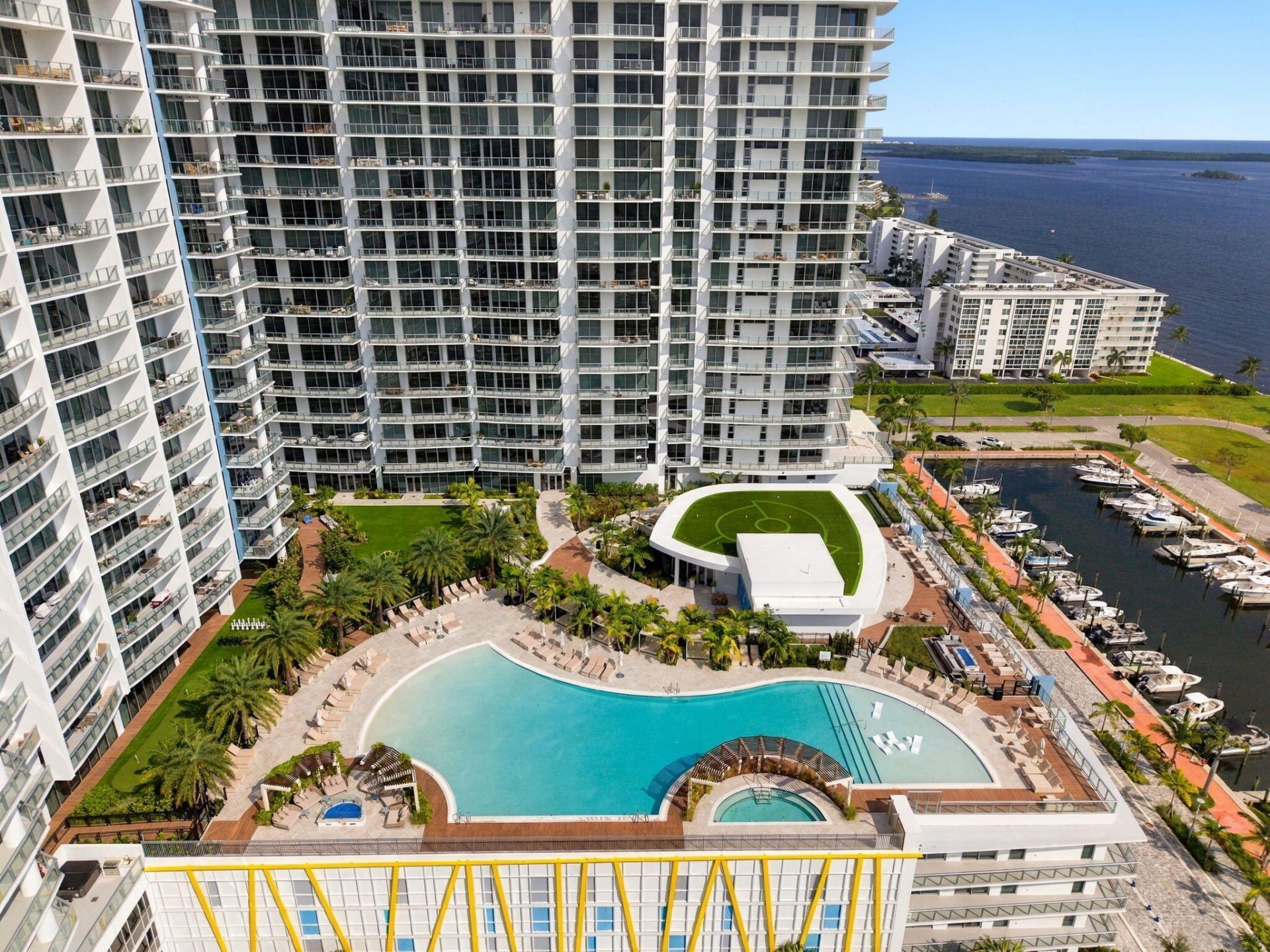 220 Lake Shore Drive, Unit 1423, West Palm Beach, FL 33403 Photo