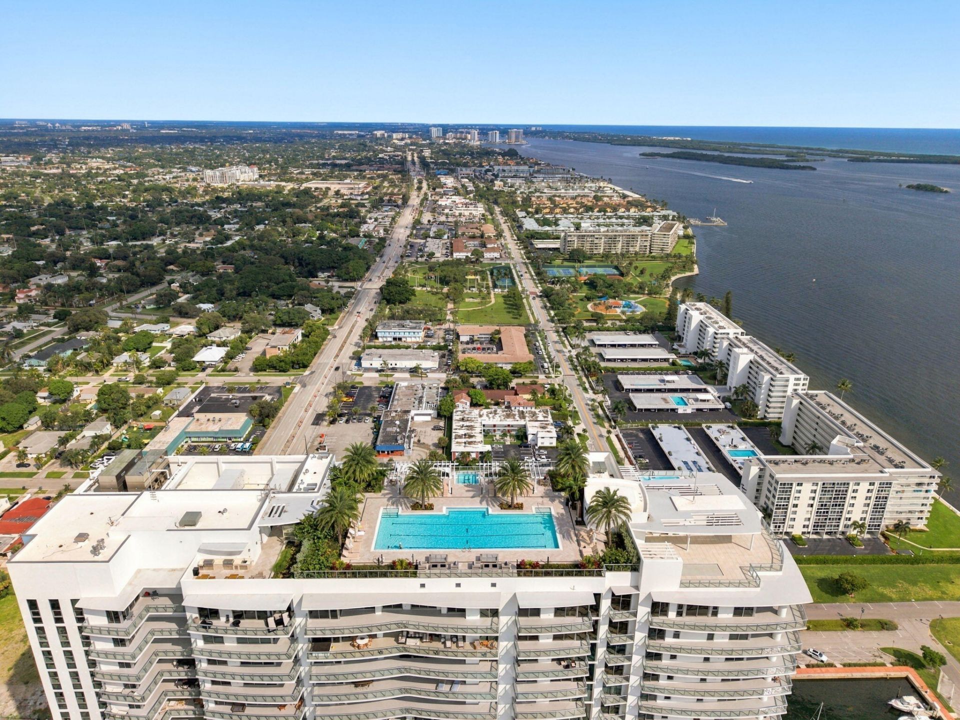 220 Lake Shore Drive, Unit 1423, West Palm Beach, FL 33403 Photo