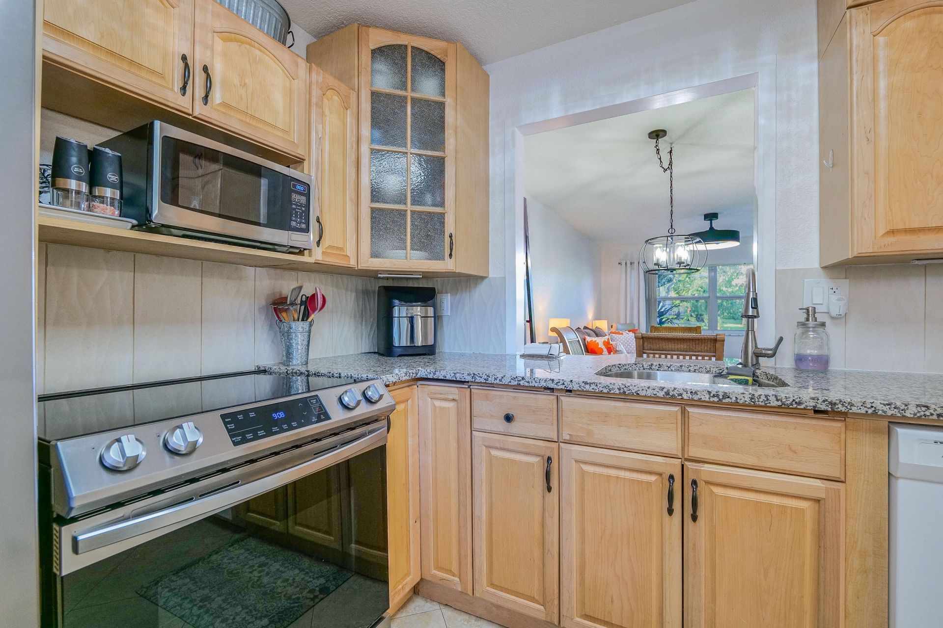 3531 NW 50th Avenue, Unit 413, Lauderdale Lakes, FL 33319 Photo