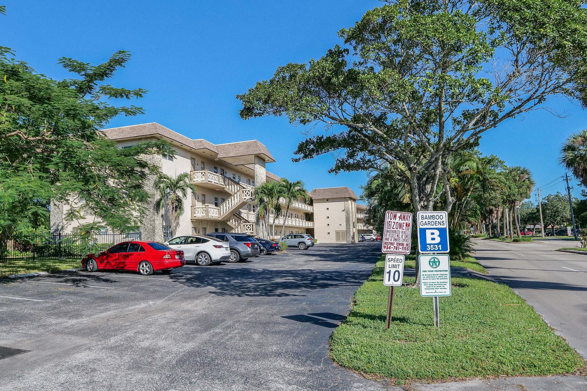 3531 NW 50th Avenue, Unit 413, Lauderdale Lakes, FL 33319 Photo