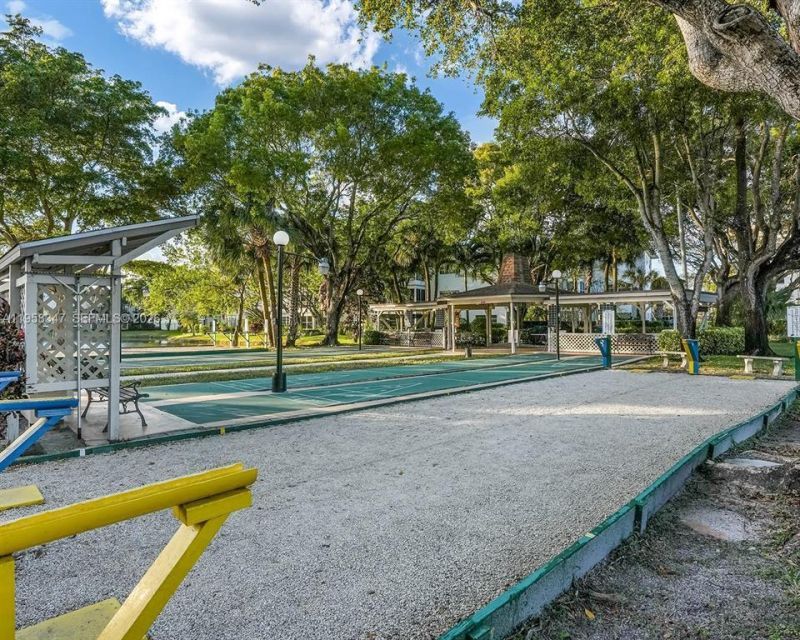 3531 NW 50th Avenue, Unit 413, Lauderdale Lakes, FL 33319 Photo