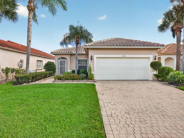 326 NW TREELINE Trace, Port St. Lucie, FL 34986