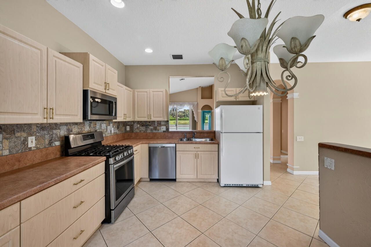 326 NW Treeline Trace, Port Saint Lucie, FL 34986 Photo