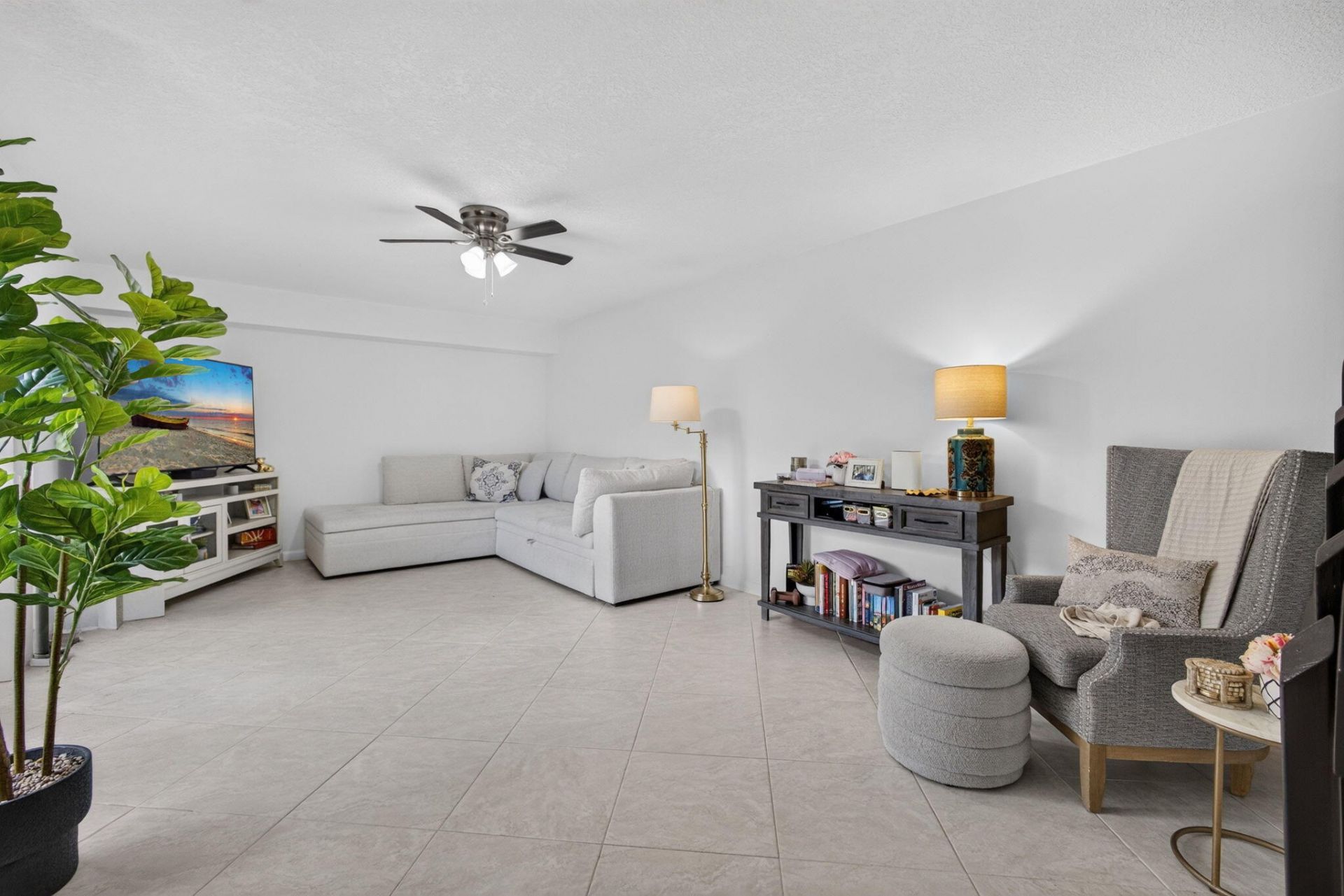2002 20th Way, West Palm Beach, FL 33407 Photo
