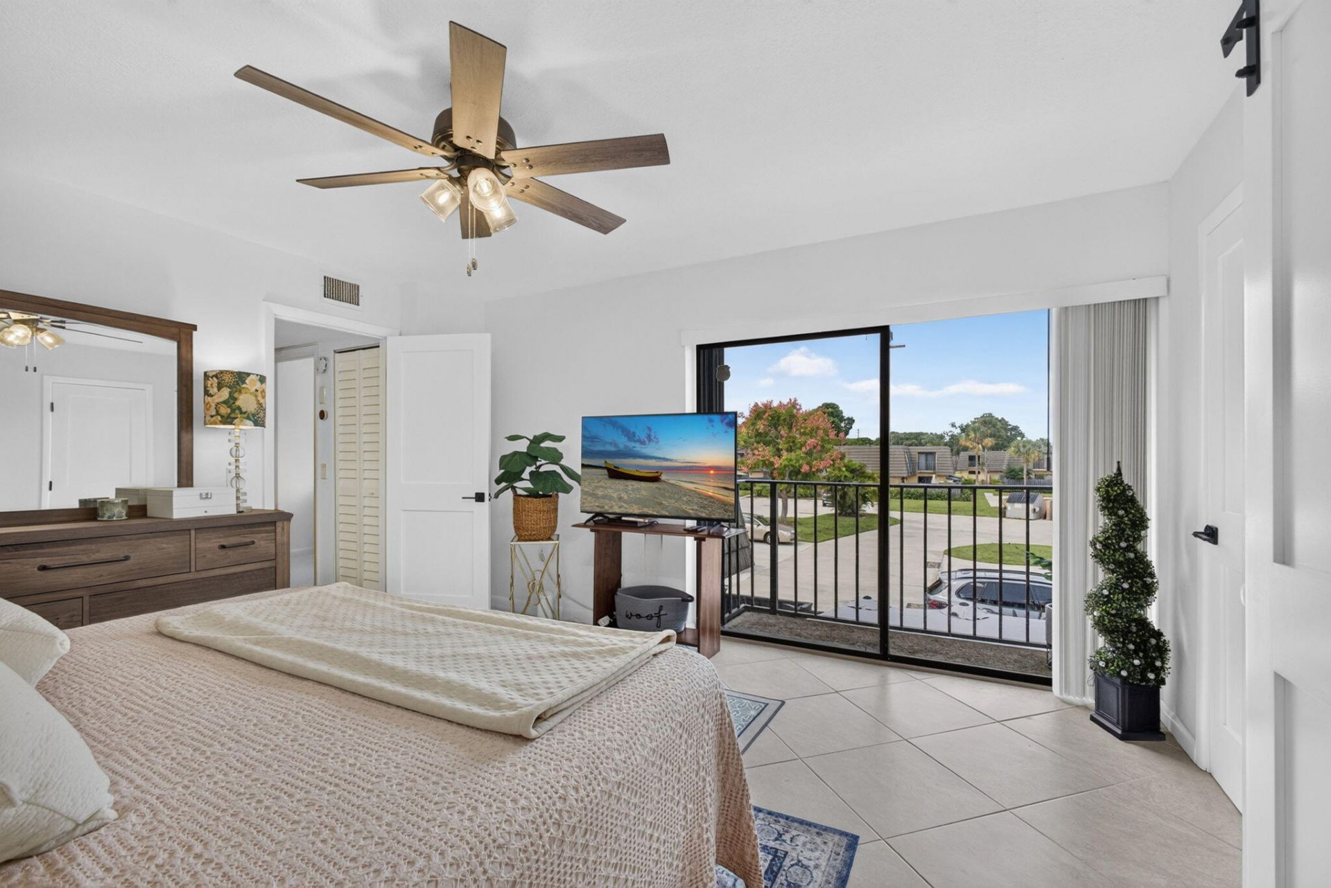 2002 20th Way, West Palm Beach, FL 33407 Photo