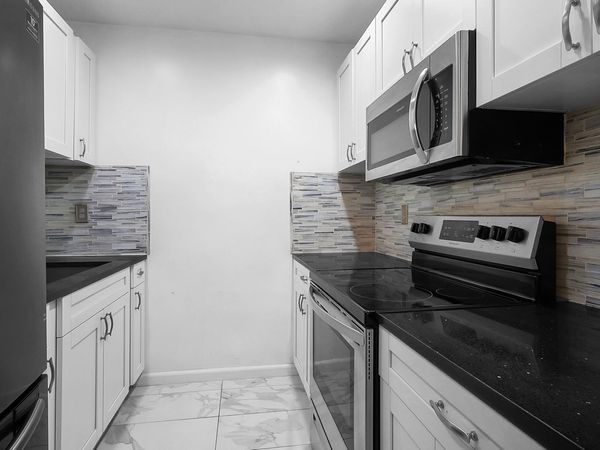2170 NE 51ST Court, Unit B23, Fort Lauderdale, FL 33308