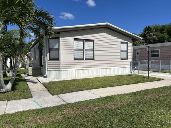 21541 NW 7TH Street, Pembroke Pines, FL 33029