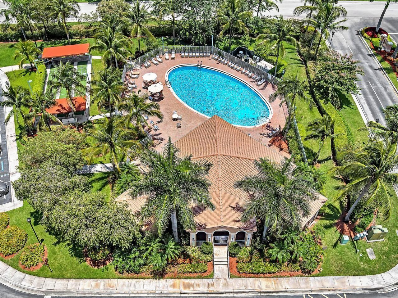 7735 Yardley Drive, Unit 305, Tamarac, FL 33321 Photo