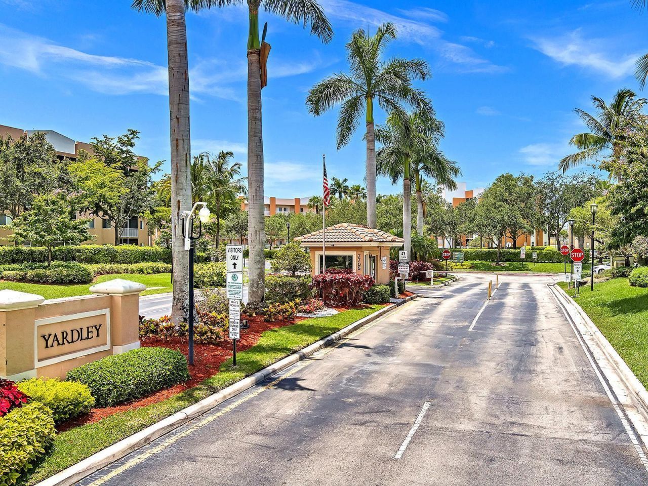 7735 Yardley Drive, Unit 305, Tamarac, FL 33321 Photo