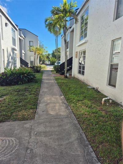 4429 Treehouse Lane, Unit 28 F, Tamarac, FL 33319 Photo