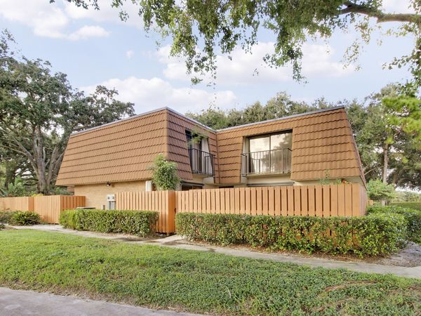 231 CHARTER Way, West Palm Beach, FL 33407