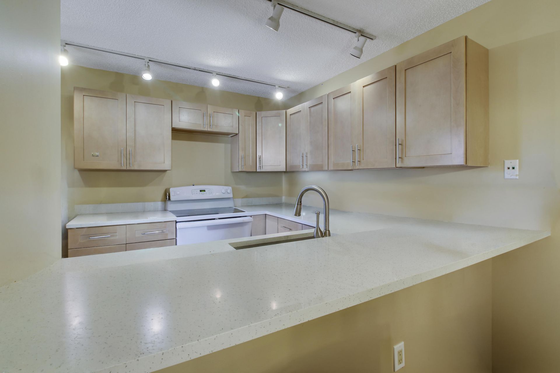 231 Charter Way, West Palm Beach, FL 33407 Photo