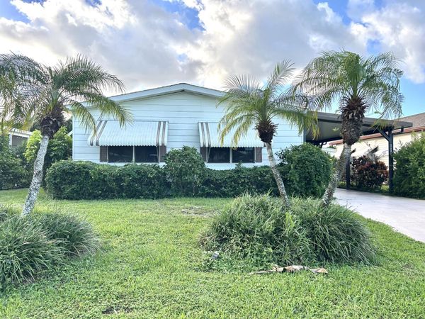 6978 SE Delegate Street, Hobe Sound, FL 33455