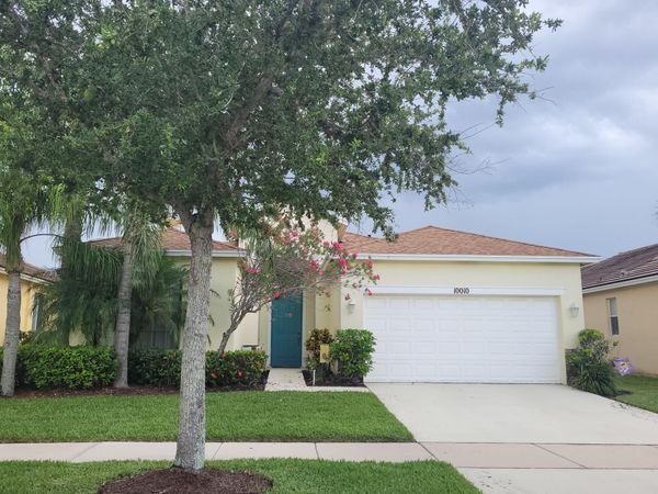 10010 SW STONEGATE Drive, Port St. Lucie, FL 34987