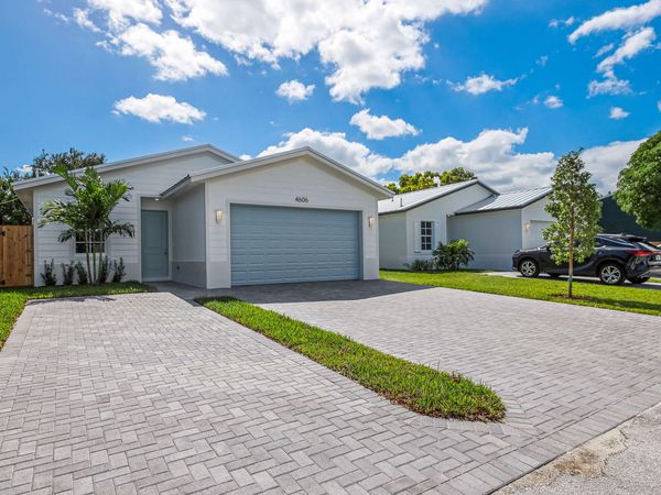 4606 Hibiscus Avenue, West Palm Beach, FL 33417