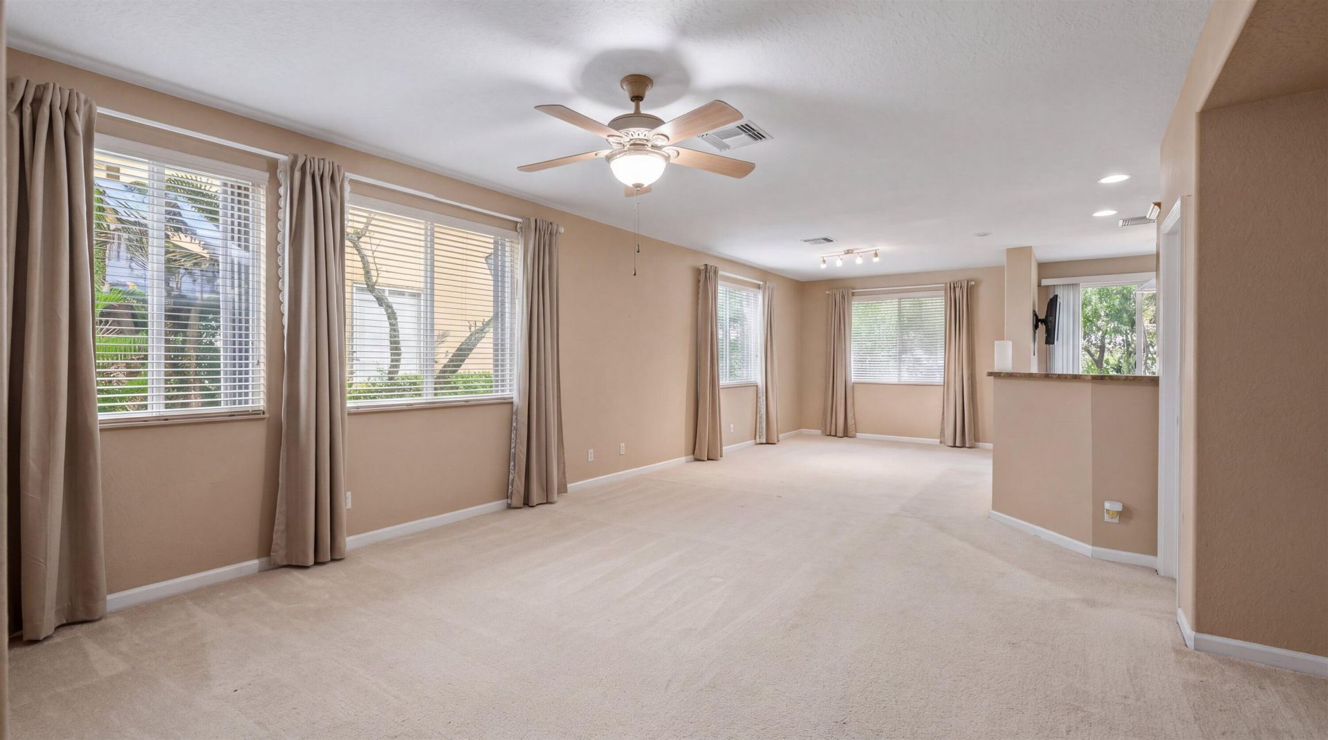 2923 Carvelle Drive, Riviera Beach, FL 33404 Photo