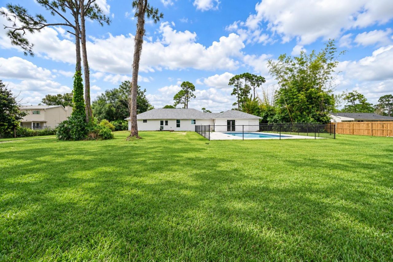 8721 Hidden Pines Road, Fort Pierce, FL 34945 Photo