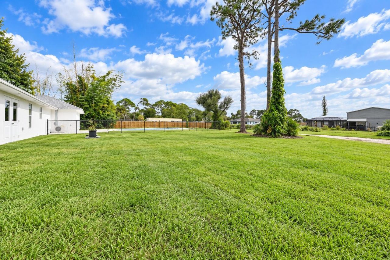 8721 Hidden Pines Road, Fort Pierce, FL 34945 Photo