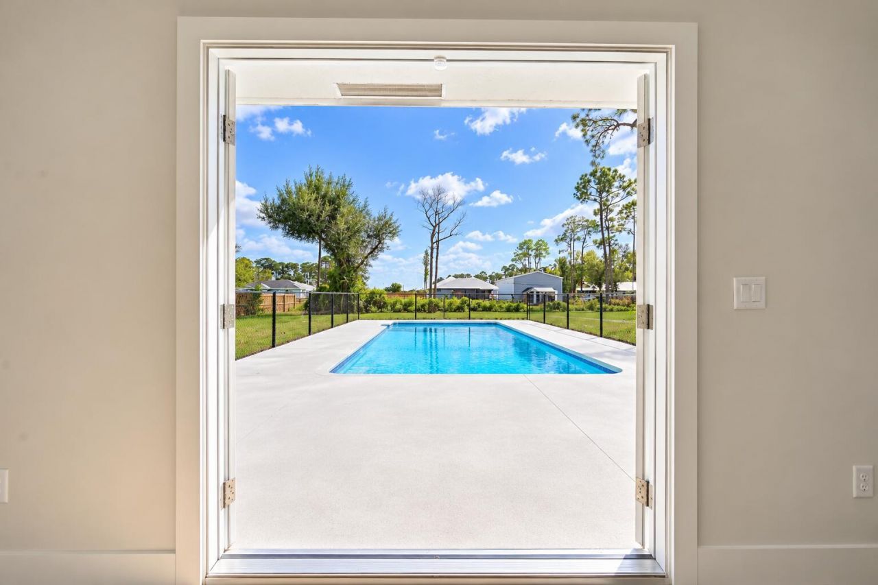 8721 Hidden Pines Road, Fort Pierce, FL 34945 Photo