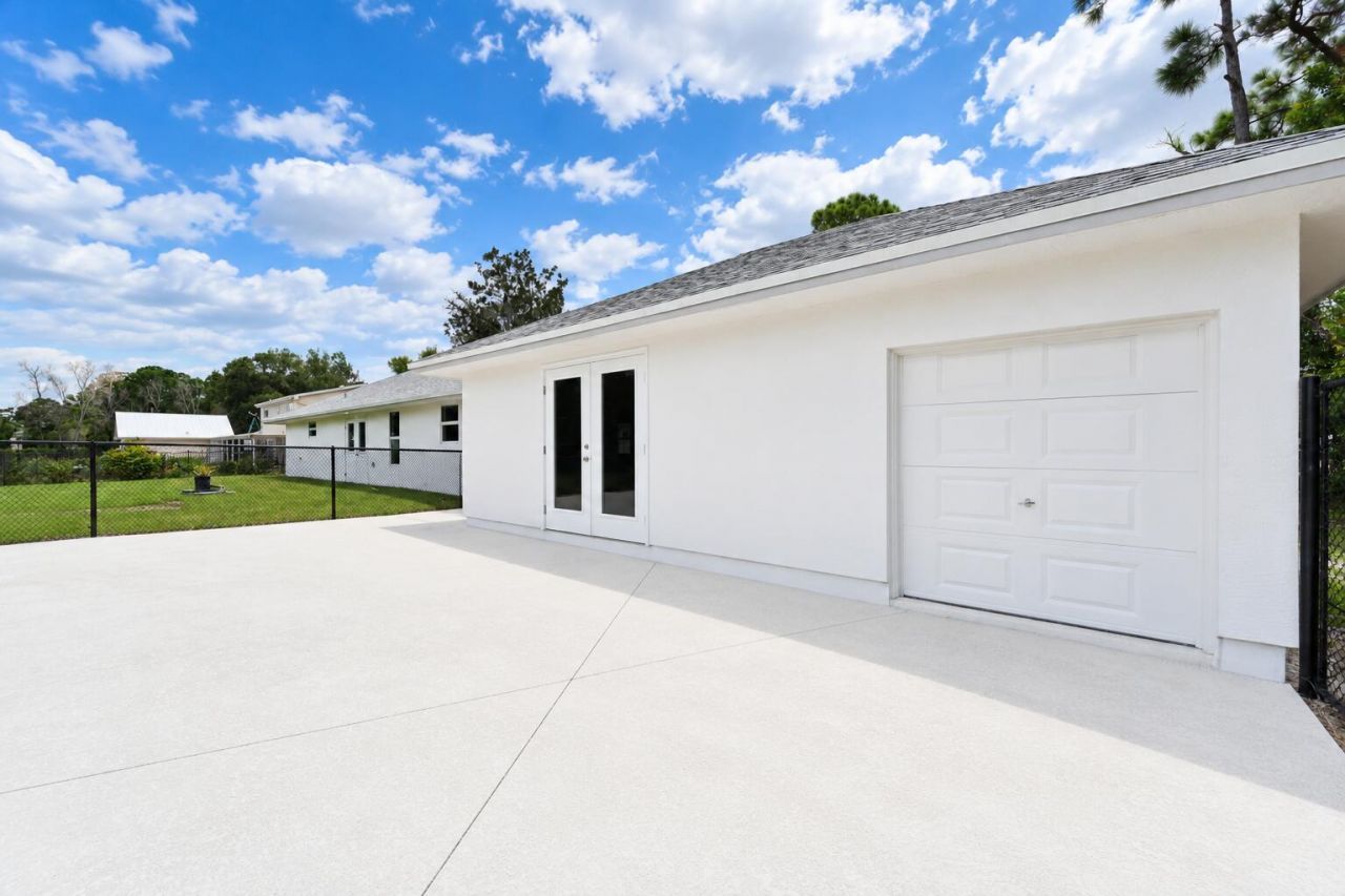 8721 Hidden Pines Road, Fort Pierce, FL 34945 Photo