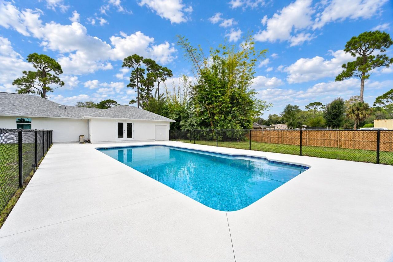 8721 Hidden Pines Road, Fort Pierce, FL 34945 Photo