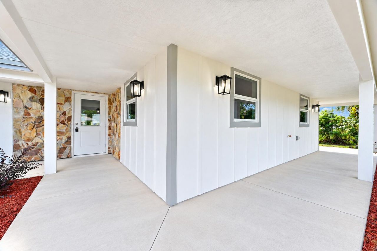 8721 Hidden Pines Road, Fort Pierce, FL 34945 Photo