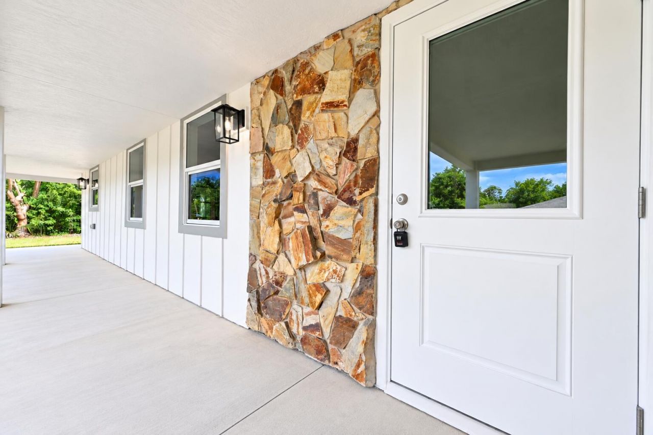 8721 Hidden Pines Road, Fort Pierce, FL 34945 Photo