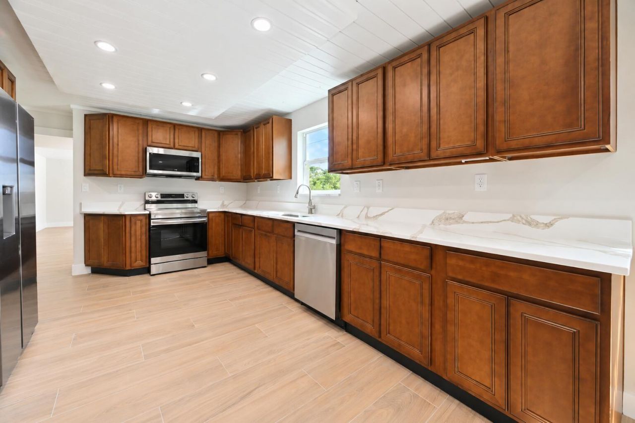 8721 Hidden Pines Road, Fort Pierce, FL 34945 Photo