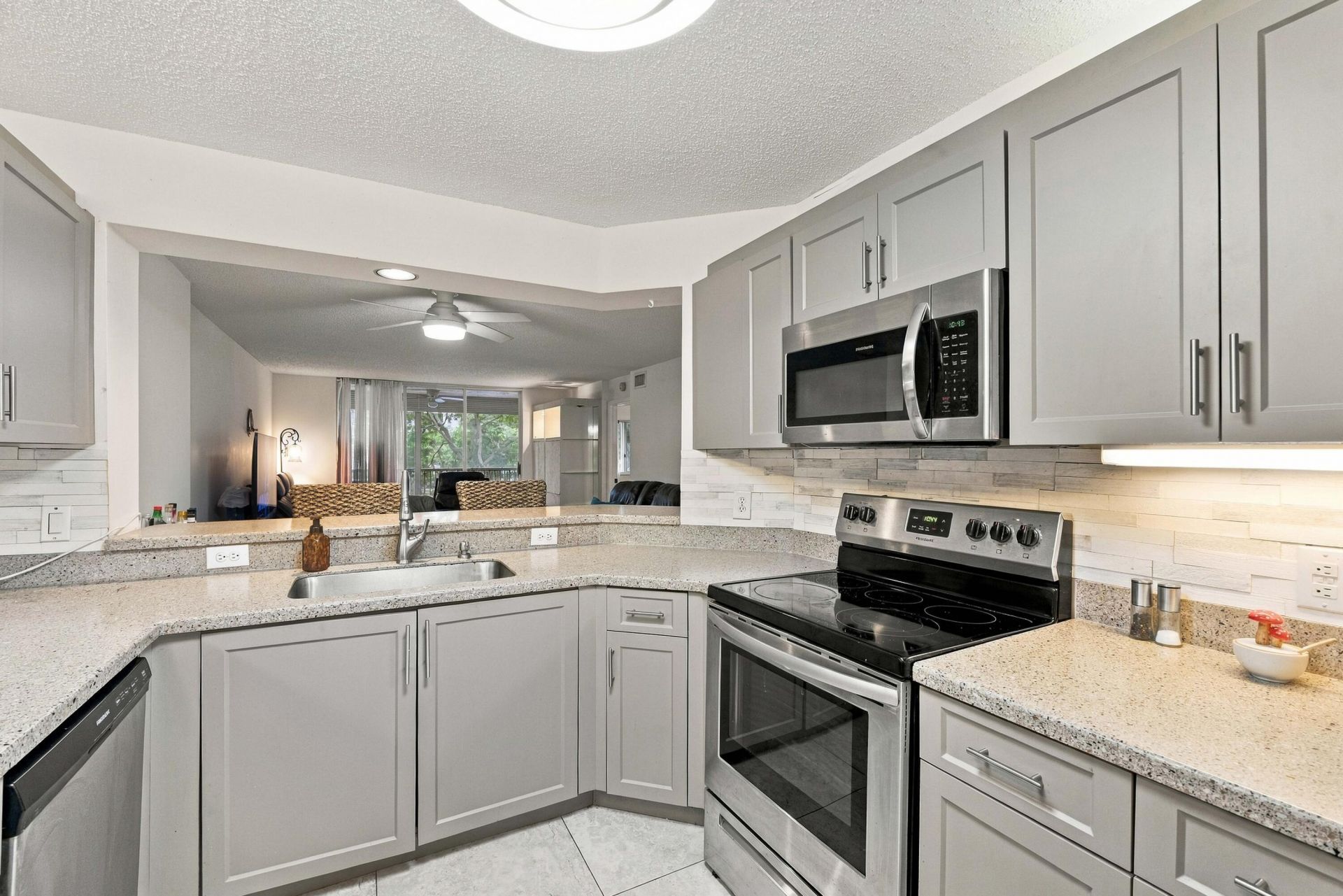 7550 Trent Drive, Unit 213, Tamarac, FL 33321 Photo