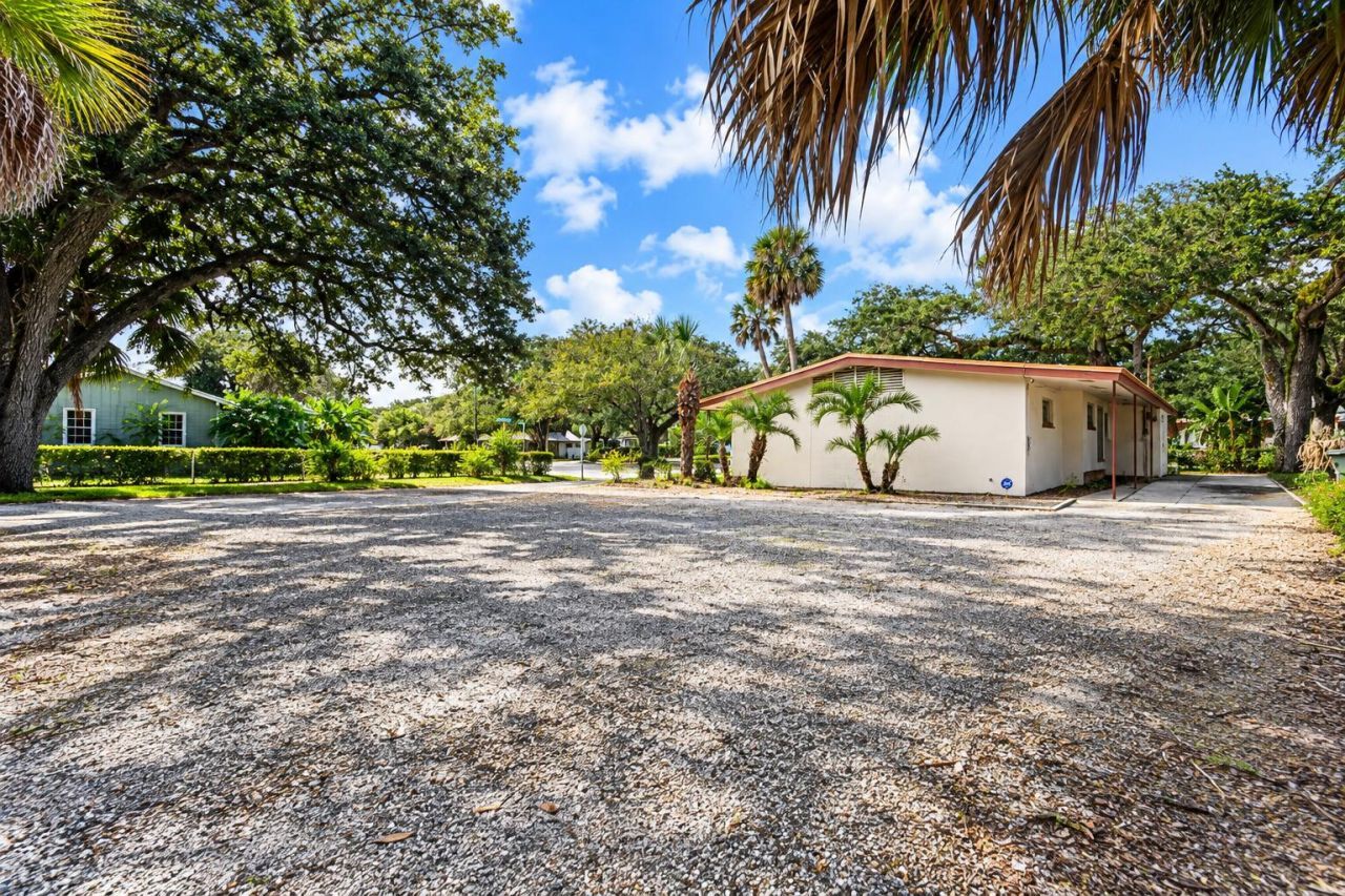 715 Delaware Avenue, Fort Pierce, FL 34950 Photo