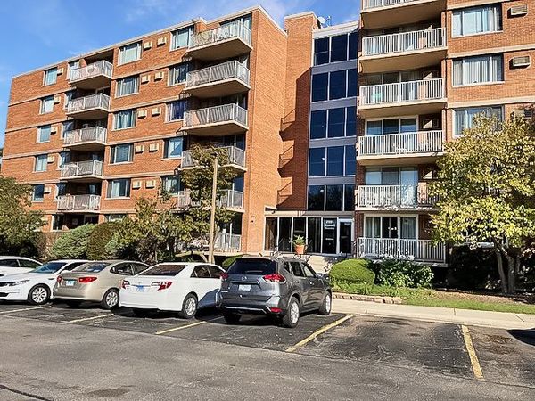 2201 S Stewart Avenue , Unit 5M, Lombard, IL 60148