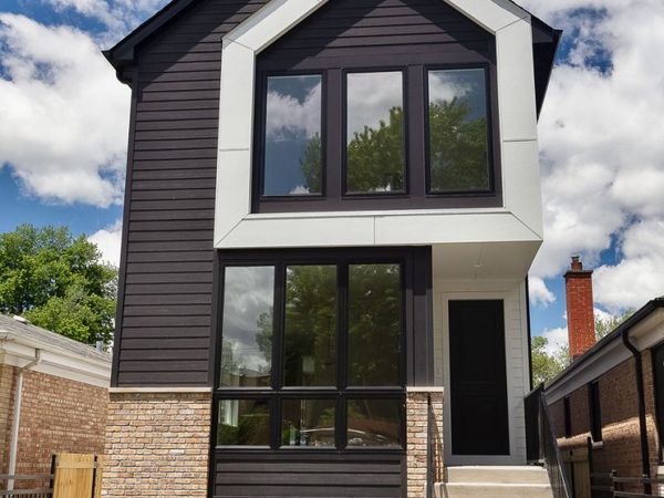 2716 N Hamlin Avenue , Chicago, IL 60647