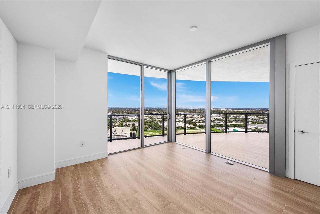 2411 Laguna Cir , Unit 2506, North Miami, FL 33181 Photo