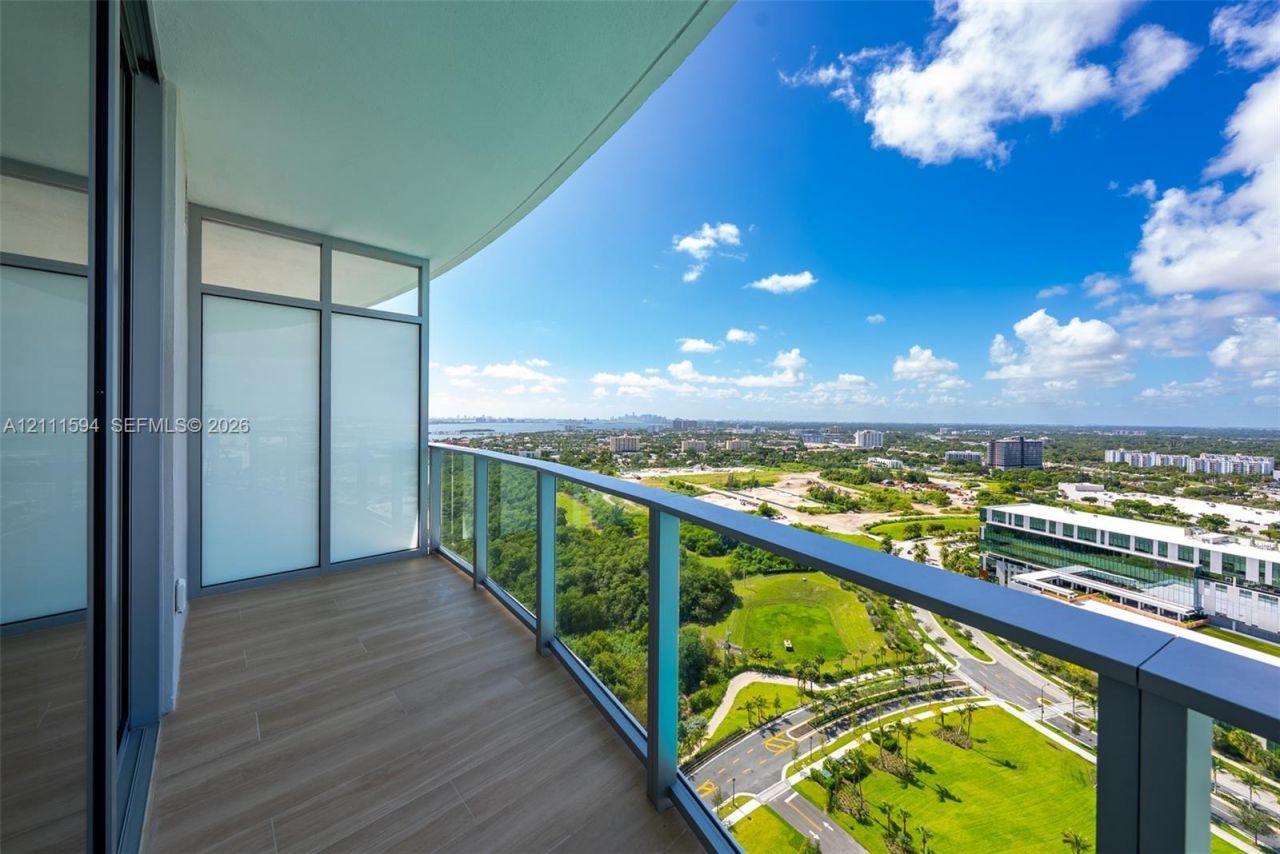 2411 Laguna Cir , Unit 2506, North Miami, FL 33181 Photo