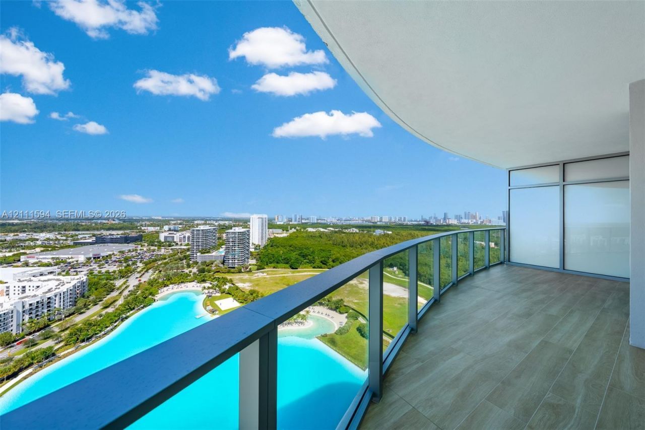 2411 Laguna Cir , Unit 2506, North Miami, FL 33181 Photo