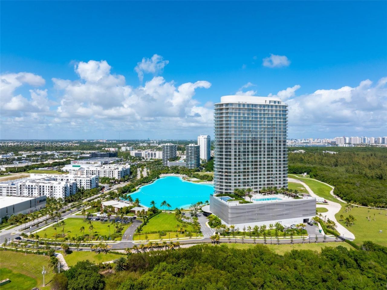 2411 Laguna Cir , Unit 2506, North Miami, FL 33181 Photo