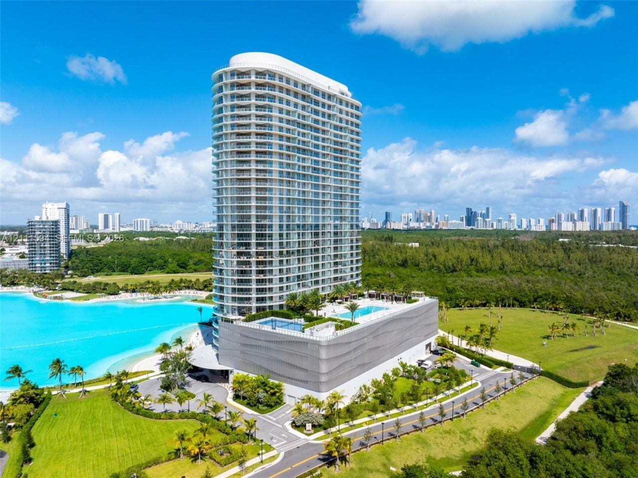 2411 Laguna Cir , Unit 2506, North Miami, FL 33181 Photo