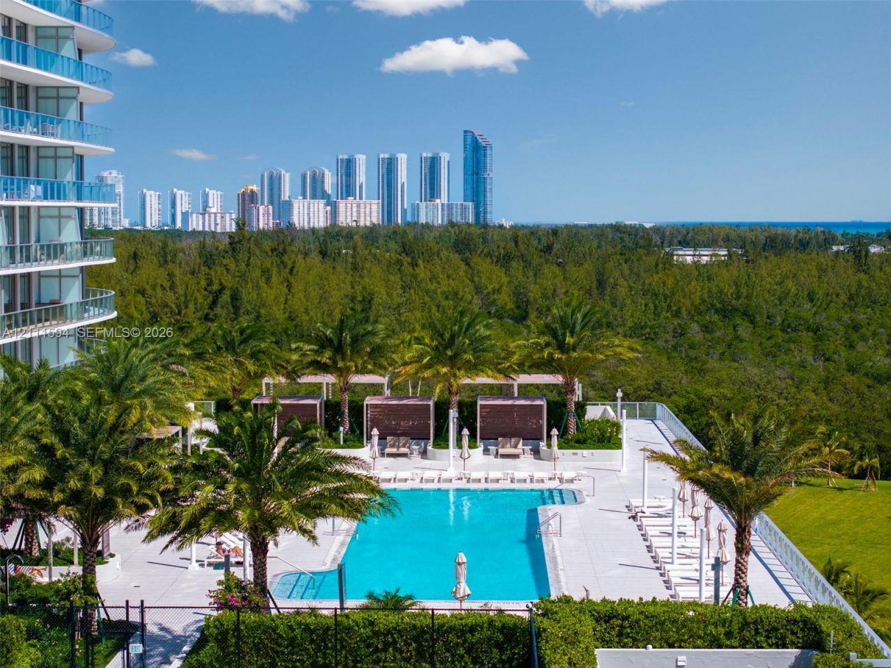 2411 Laguna Cir , Unit 2506, North Miami, FL 33181 Photo