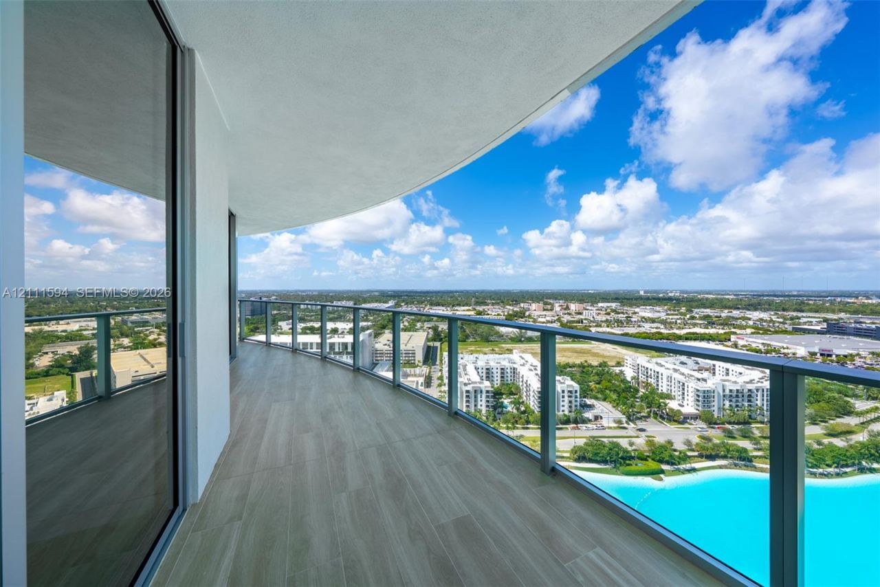 2411 Laguna Cir , Unit 2506, North Miami, FL 33181 Photo